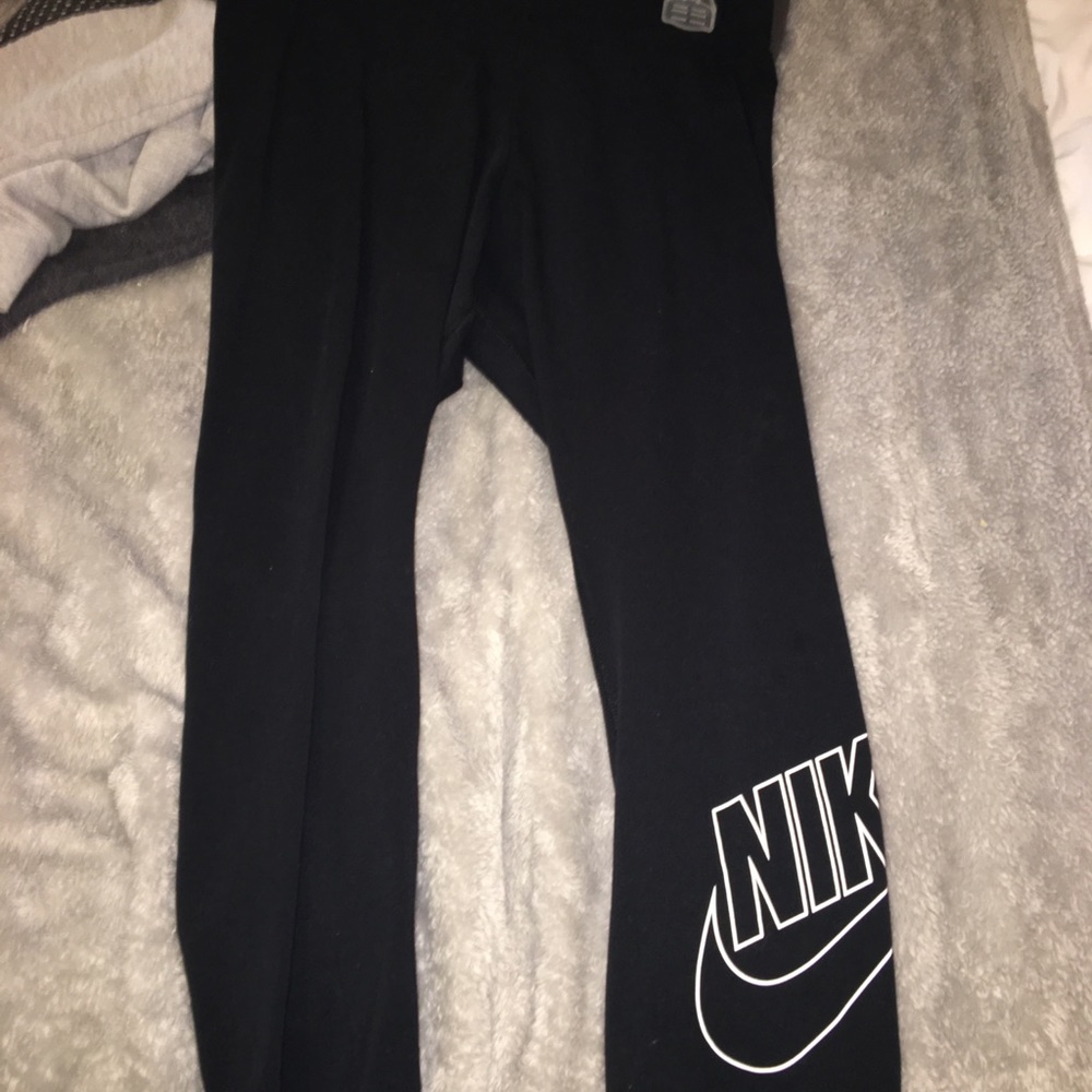 Women’s name brand clothes bundle - Picture 8 of 8